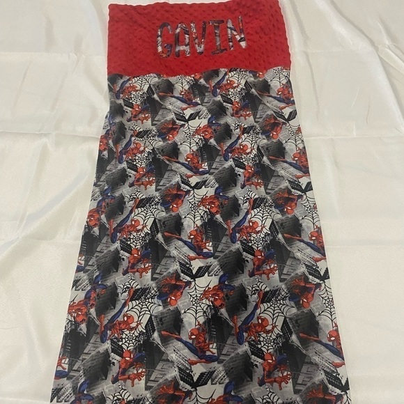Oversized Spider-Man printed pillow case with the name Gavin embroidered - Picture 1 of 4